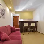 洛萨德温蒂公寓 *